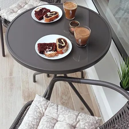Apartament 84 *