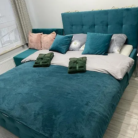 Apartament 84 *
